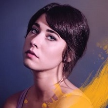 Chlo&eacute; Bird