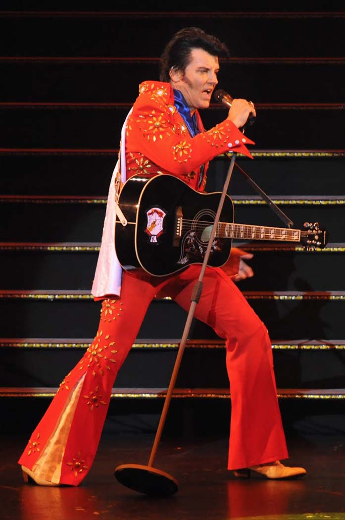 Elvis Vive