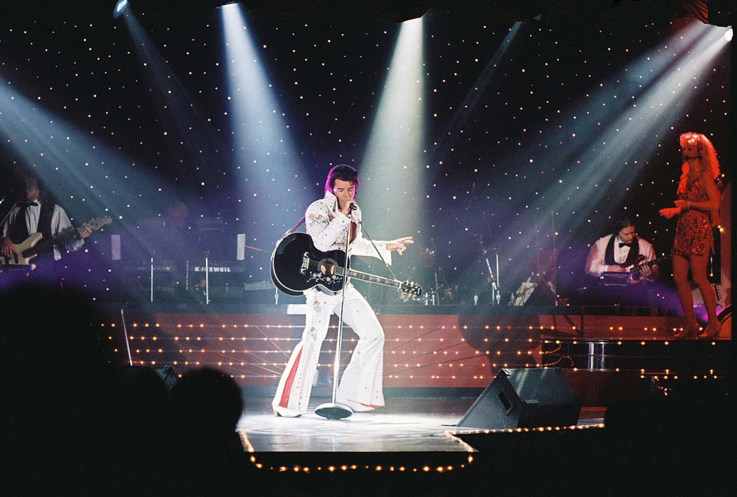 Elvis Vive