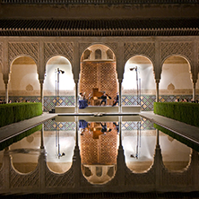 Patio de Arrayanes
