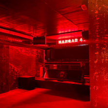 Hangar 48